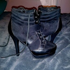 Black Sneaker 👟 High Heels..